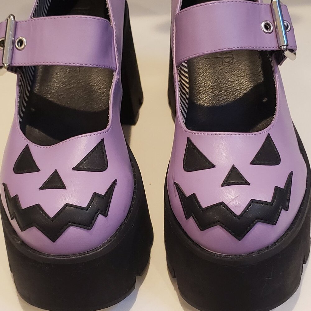 Trickz N Treatz  Smile Like You Mean It  Mary Jane Platforms Size 8